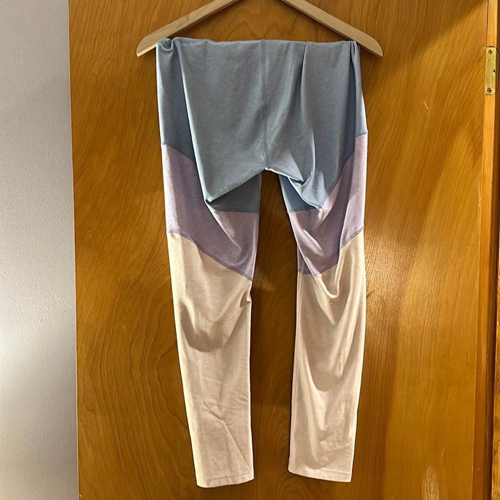 Outdoor Voices leggings light pastel colors
